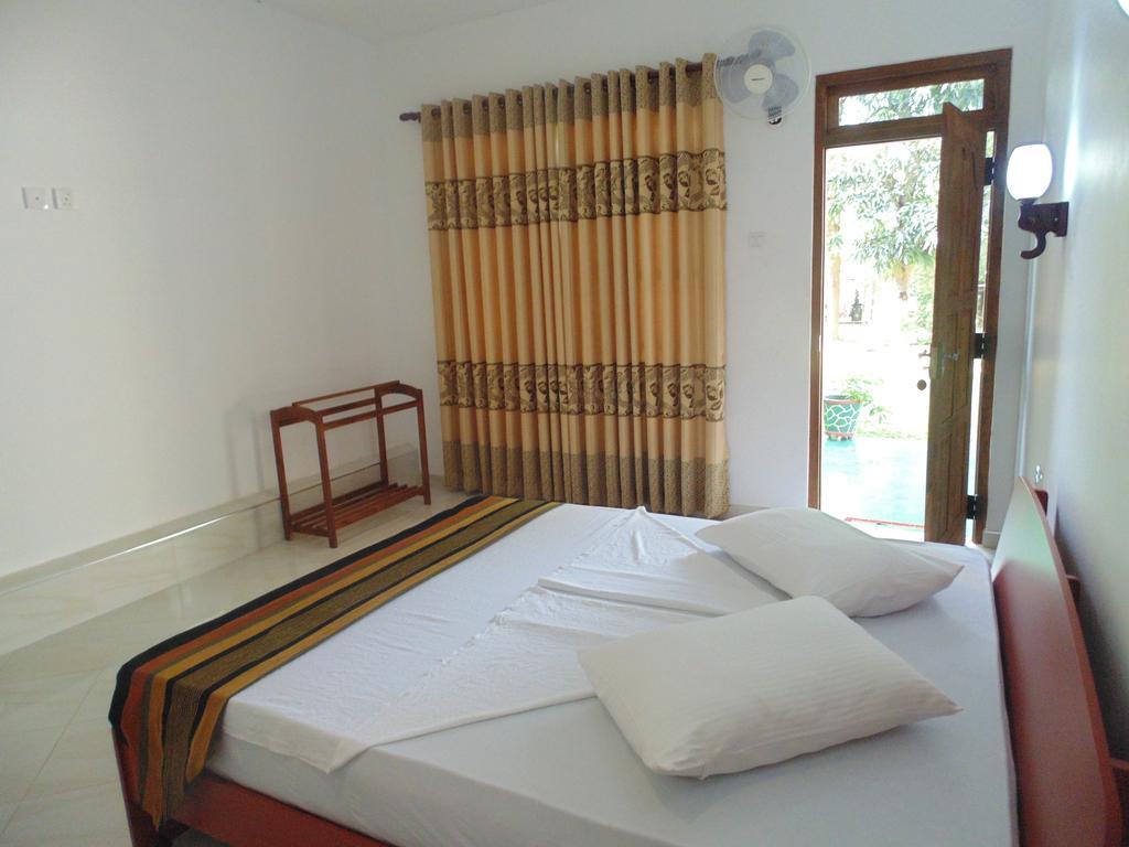 White Eagle Hotel Sigiriya Pokoj fotografie