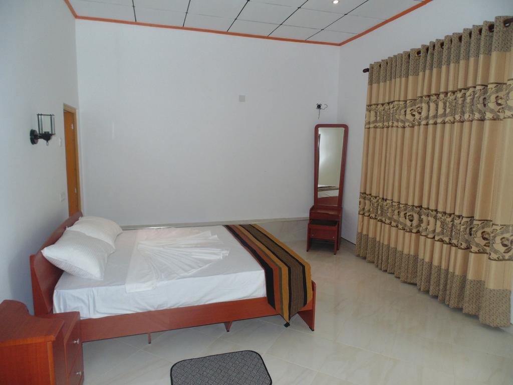 White Eagle Hotel Sigiriya Pokoj fotografie